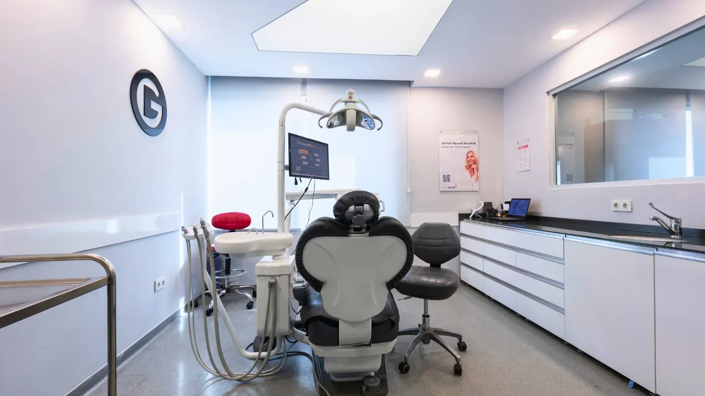 Zahnbehandlungsraum der Klinik in Lara