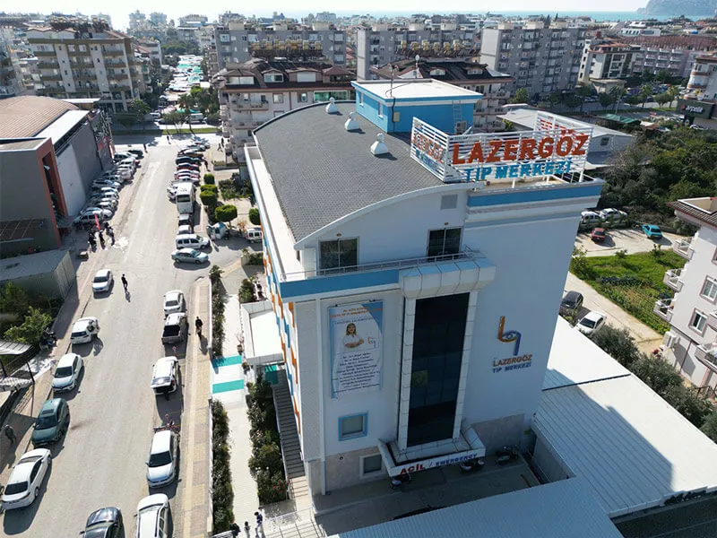 Vista aérea del edificio del centro médico