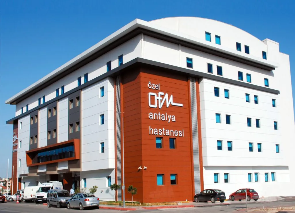 Außenansicht des OFM Antalya Hospital