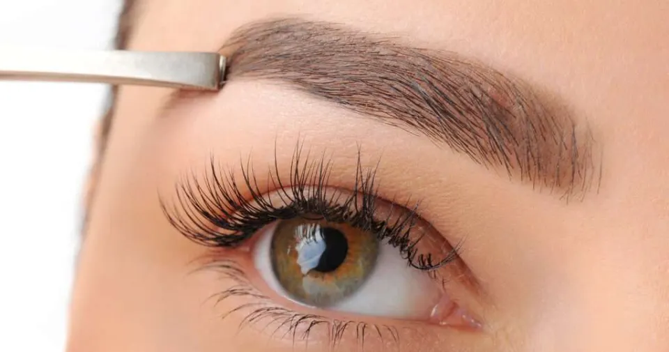 What is an eyebrow transplant — FUE technique Antalya Turkey