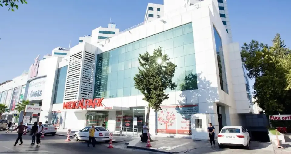 Façade de l'hôpital Medical Park Antalya
